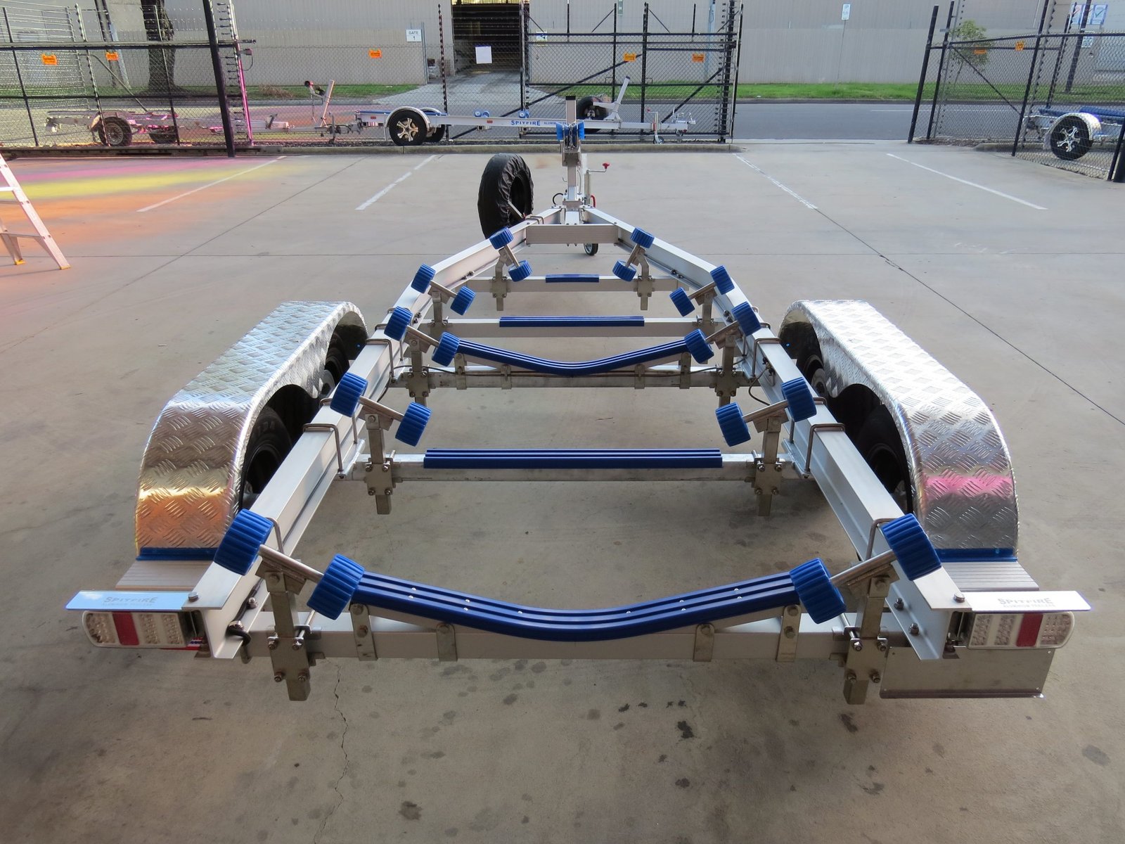 IT-0200-6.25m-Spitfire-Aluminium-Trailer-2000kg-ATM-1-scaled